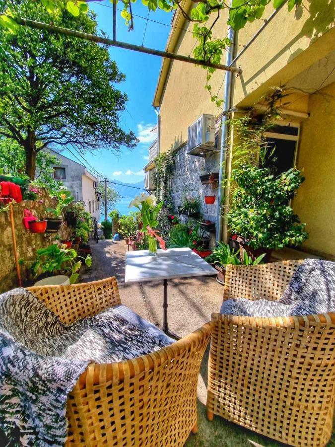 Apartment On The Shore Of The Bay Of Kotor With Free Wi-Fi Εξωτερικό φωτογραφία